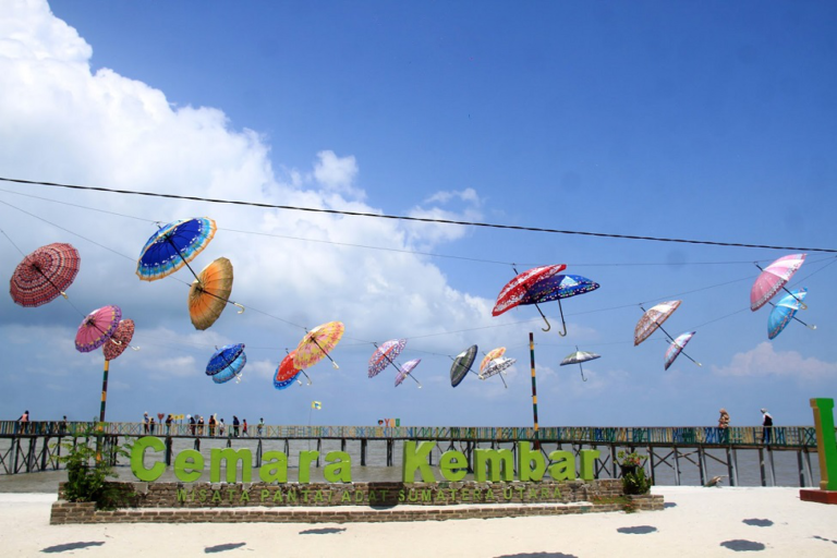 Pantai Wisata Purnama 4 pantai cemara kembar 768x512