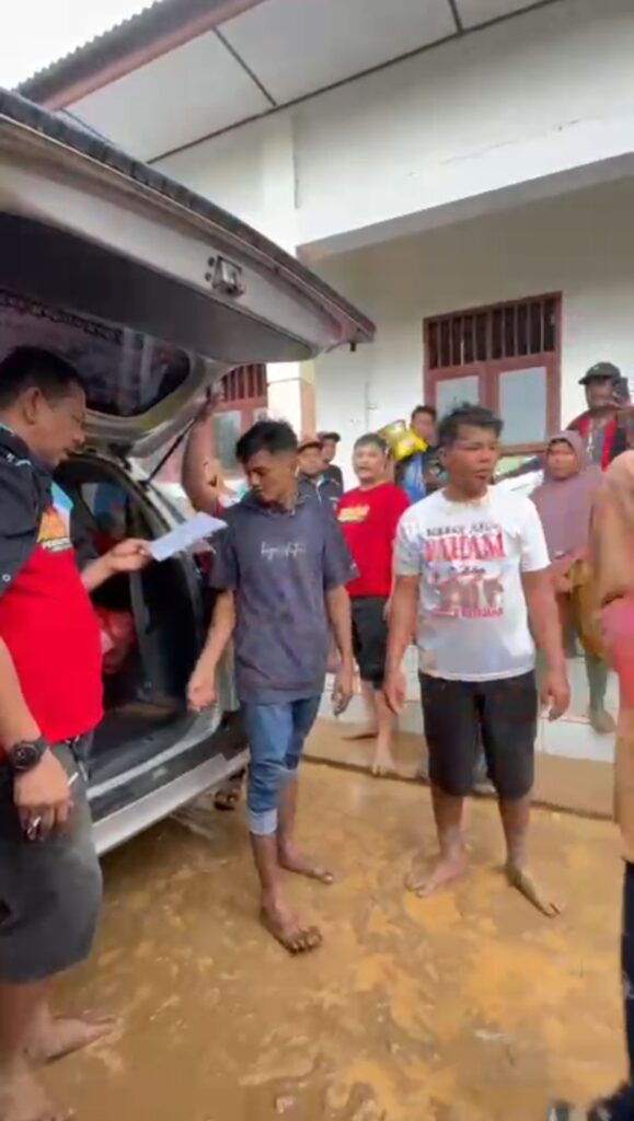 Menembus Batas Hujan di Sibolga Partisipasi Militan PLC Suram dari Kabupaten Kampar dalam Misi Kemanusiaan Lintas Provinsi 5 Screenshot 2025 12 17 18 12 28 85 e2d5b3f32b79de1d45acd1fad96fbb0f